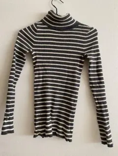 GAP ボーダータートルネックニット