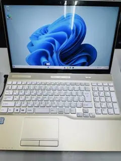 【極上】富士通プレミアムホワイト☘️8世代i7☘️SSD256GB+HDD1TB 極上】富士通プレミアムホワイト☘️8世代i7☘️SSD256GB+HDD1TB