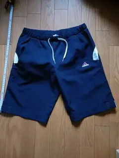 adidas ネイビー ハーフパンツ