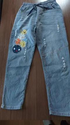 k.three 刺繍デザイン リラックスフィットデニムパンツ