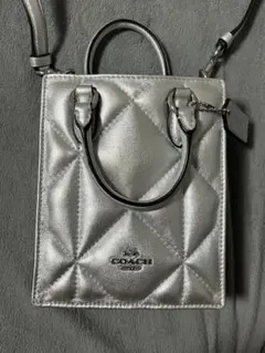 PRADA メタリックシルバー ショルダーバッグ ノベルティ商品 - メルカリ