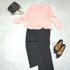 ペプラムトップス×ブラックパンツ きれいめコーデ2点セット 春オフィスカジュアル