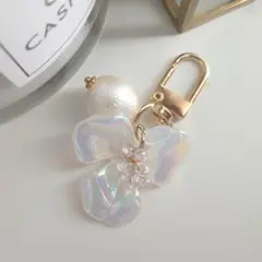 キーホルダー バッグチャーム フラワー 花 パール ゴールド かわいい オーロラ