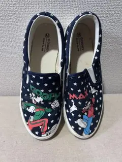 スニーカー