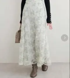 【タグ付き】natural couture 刺繍スカート