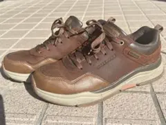 SKECHERS ブラウンレザー スニーカー