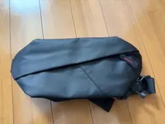 セイファス ボディバッグ