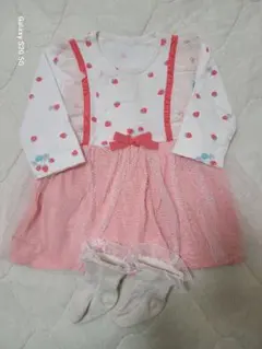 60～70cm　コンビミニ　イチゴ柄　カバーオール　おまけソックス付き