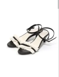 ANDMARY Natalie Frill Mule Low 36 - メルカリ