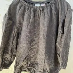 ZARA刺繍ロンTチャコール