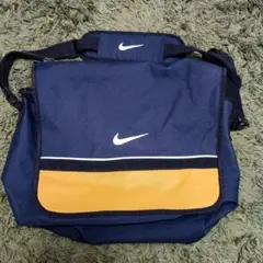 （改定写真）値下げ価格・Nike ショルダーバッグ ネイビー/オレンジ