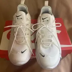 Nike Air Max ホワイトスニーカー