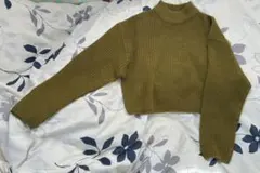 オリーブグリーン タートルネック ハイウエストセーター