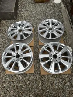 トトさん専用トヨタ ヤリスクロス純正16インチ ホイール 10スポーク シルバー トトさん専用トヨタ ヤリスクロス純正16インチ ホイール 10
