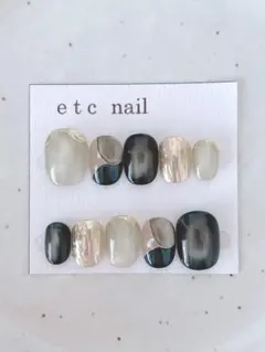 No.691ベリーショート　ネイルチップ　グリーン　マグネット　ゴールド　春