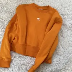 adidas アディダス　裏起毛　クロップド丈トレーナー