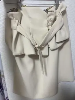 ᒪIᒪY ᗷᖇOᗯᑎのスカートのサムネイル