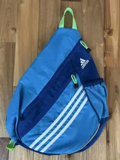 adidas スリングバッグ・ワンショルダーバッグ　　ブルー