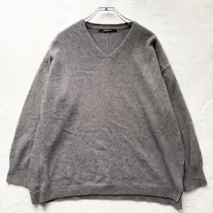極美品★huitieme nid ニットセーター Vネック バック切り替えのサムネイル