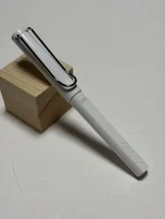 【新品】LAMY サファリ ローラーボール　ホワイトのサムネイル