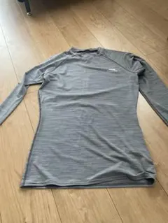 ティゴラ　インナーシャツ