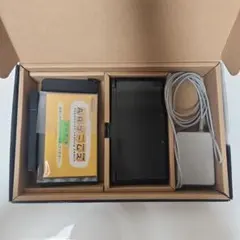 ニンテンドー3DS 本体 黒 付属品完備 カセット付き