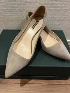 Giorgio Armani ベージュ スエード ハイヒールのサムネイル