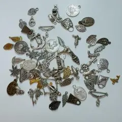 チャームパーツ66個