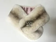 래빗 모피 비주 포함 머플러 모피 모피