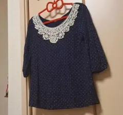 アースミュージック&エコロジー ネイビー ドット柄 五分袖 トップス