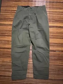 オリーブ色 ワークパンツ ストレートレッグ
