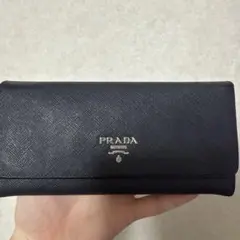 PRADA ブラック 二つ折り財布