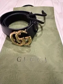 GUCCI ブラックレザー GGロゴ ベルト