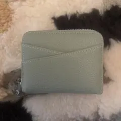 ミントグリーン 二つ折り財布