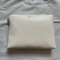 CHARLES & KEITH クリームポーチ