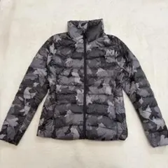 ユニクロ　ウルトラライトダウン　レディース　Mサイズ　黒×灰(カモフラ)迷彩柄