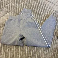ユニクロ　サイドラインスウェット