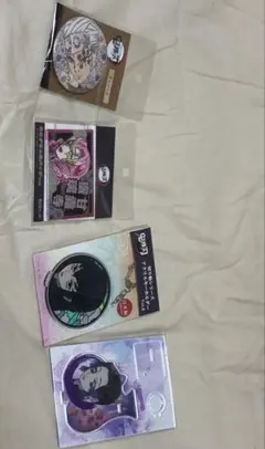 鬼滅の刃 缶バッチ ペン立て キーホルダー