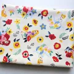 ディズニー　★プリンセス×フラワー柄★　オックス生地　108×65cm　はぎれ