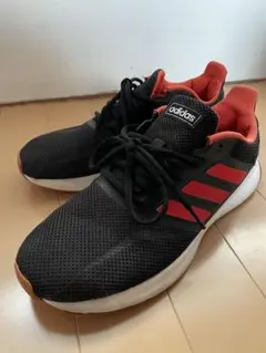 adidas 黒赤 スニーカー