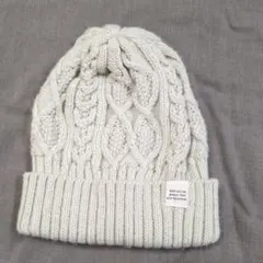 アイボリー ケーブル編み ニット帽
