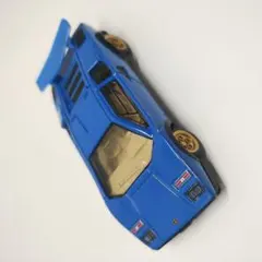 トミカプレミアム　ランボルギーニ　カウンタック　LP500S　ミニカーのサムネイル