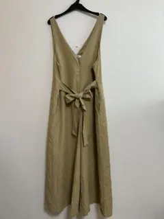 ベージュ サロペット Vネック ウエストリボン付き