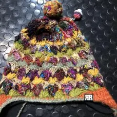 カラフルなニット帽 ポンポン付き RR