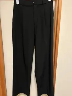 ユニクロ　タックワイドパンツ