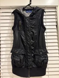 フード付きダウンベスト