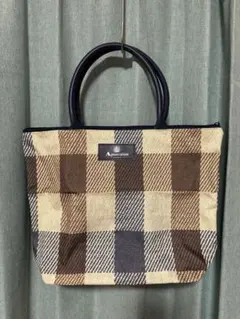 アクアスキュータム　ロンドン　チェック柄トートバッグ ファスナー付き