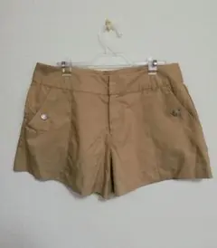 ベージュ ショートパンツ