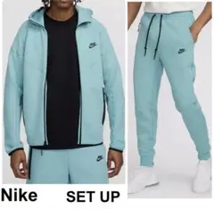 海外モデル NIKE テックフリース