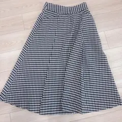 ZARA ギンガムチェック 黒 白 フレアスカートのサムネイル